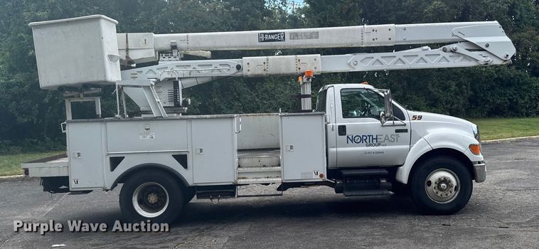 CAMIóN CON CANASTILLA 2008 FORD TEREX