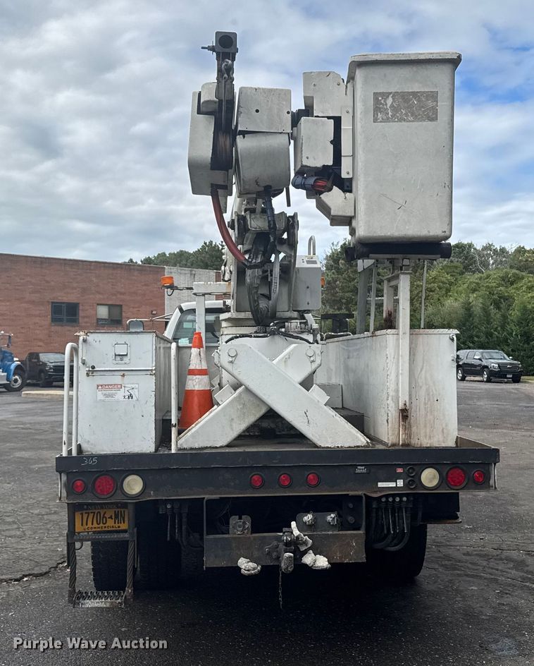 image for item EV4065 2008 Ford F750 bucket truck