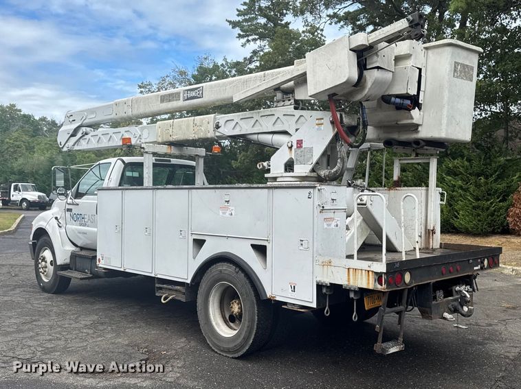 image for item EV4065 2008 Ford F750 bucket truck