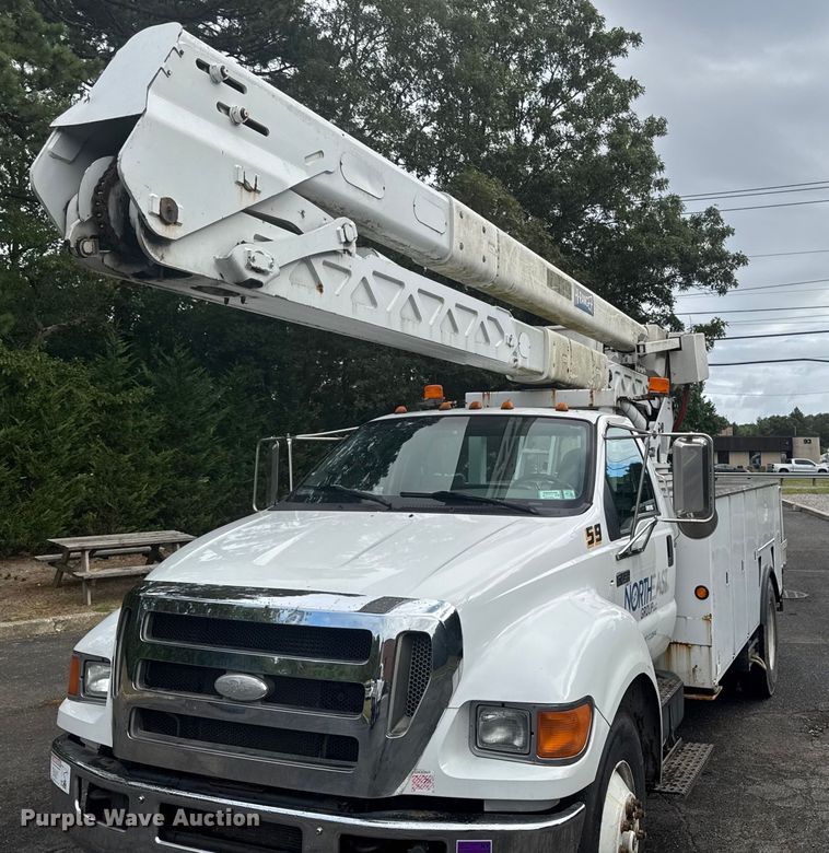 image for item EV4065 2008 Ford F750 bucket truck