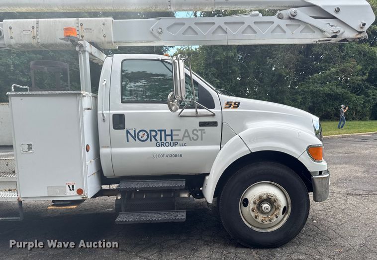 image for item EV4065 2008 Ford F750 bucket truck