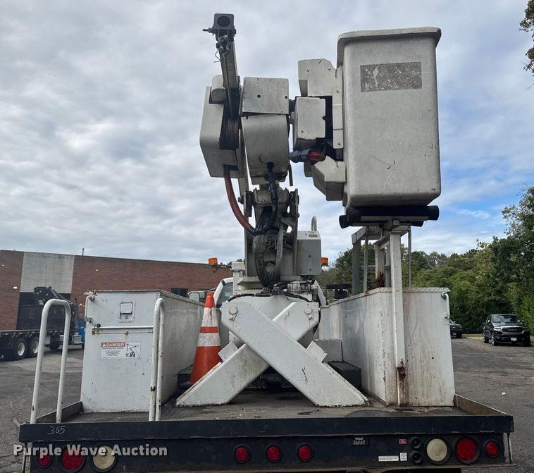 image for item EV4065 2008 Ford F750 bucket truck