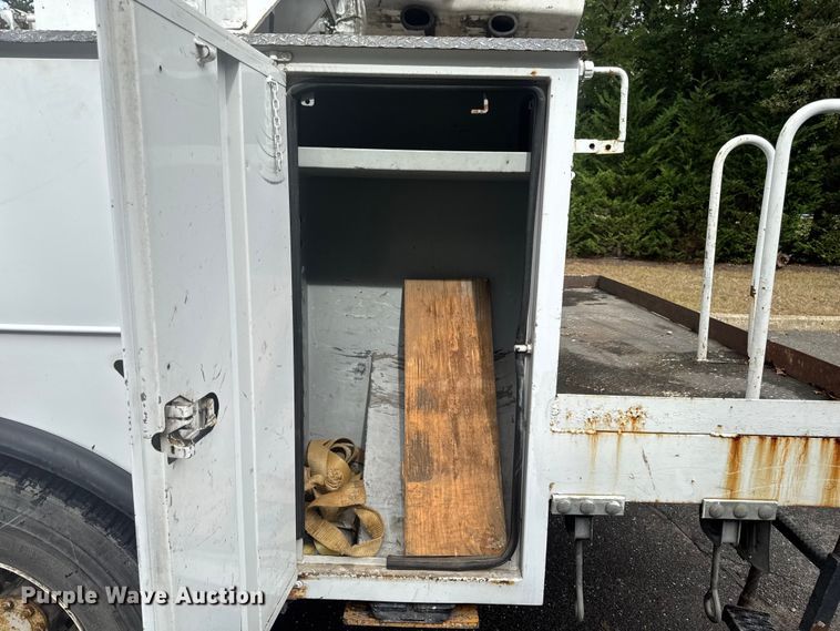 image for item EV4065 2008 Ford F750 bucket truck