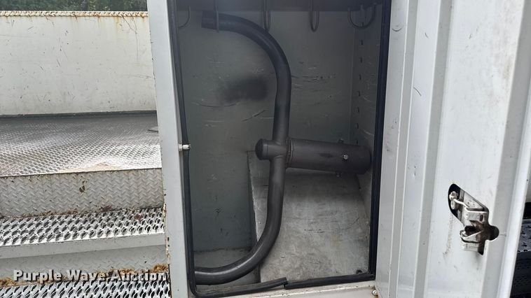 image for item EV4065 2008 Ford F750 bucket truck