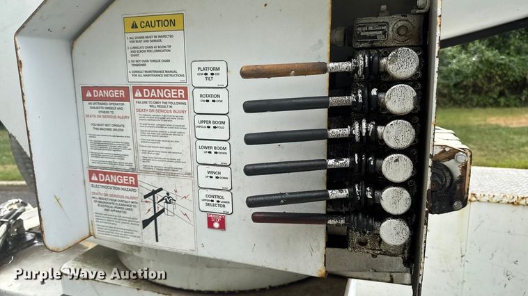 image for item EV4065 2008 Ford F750 bucket truck