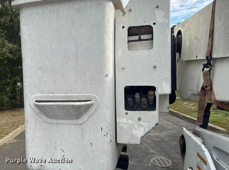 image for item EV4065 2008 Ford F750 bucket truck