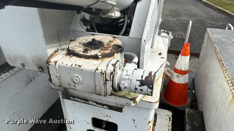 image for item EV4065 2008 Ford F750 bucket truck