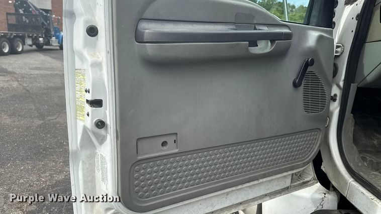 image for item EV4065 2008 Ford F750 bucket truck