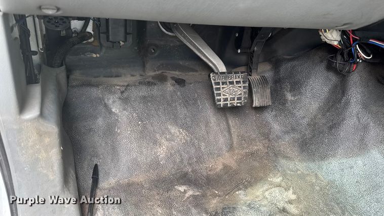 image for item EV4065 2008 Ford F750 bucket truck