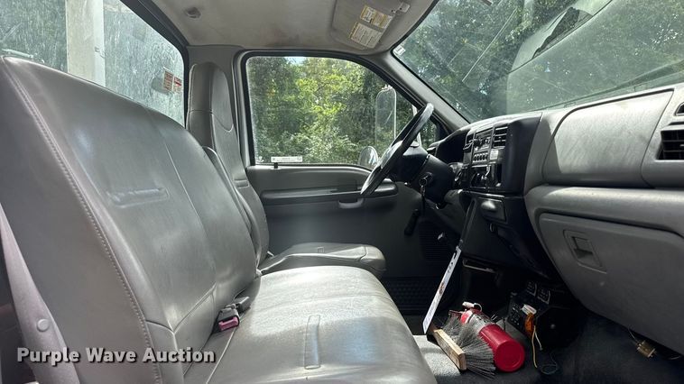 image for item EV4065 2008 Ford F750 bucket truck