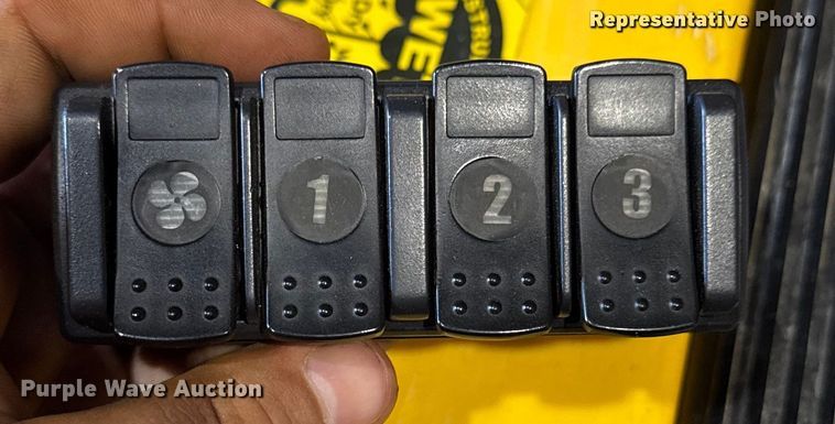 image for item EV4073 Deicing depot deicing skid