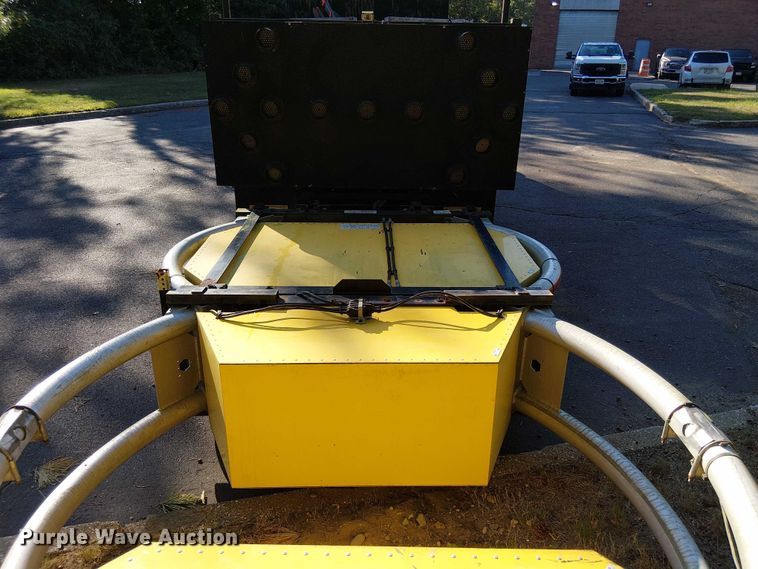 image for item EV4095 2004 International 4300 flatbed truck with crash attenuator