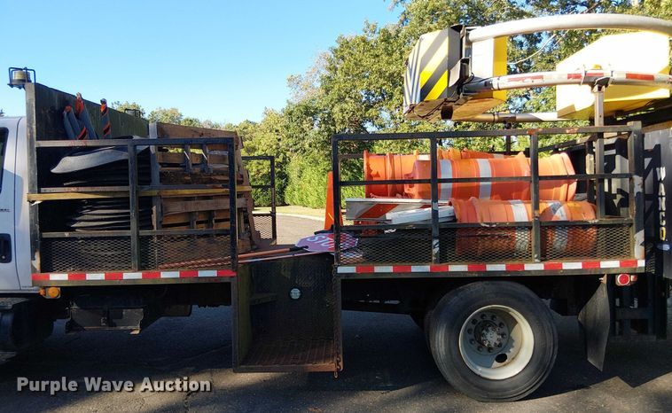 image for item EV4095 2004 International 4300 flatbed truck with crash attenuator