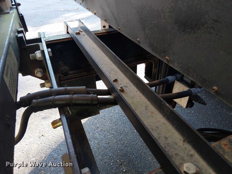 image for item EV4095 2004 International 4300 flatbed truck with crash attenuator