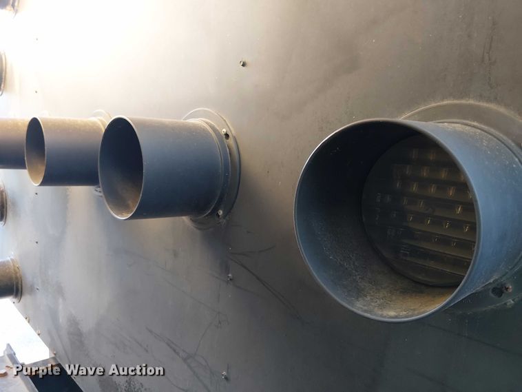 image for item EV4095 2004 International 4300 flatbed truck with crash attenuator