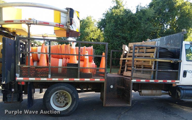 image for item EV4095 2004 International 4300 flatbed truck with crash attenuator