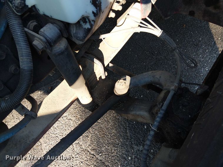 image for item EV4095 2004 International 4300 flatbed truck with crash attenuator