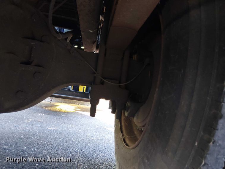 image for item EV4095 2004 International 4300 flatbed truck with crash attenuator