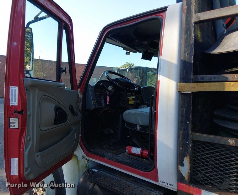 image for item EV4095 2004 International 4300 flatbed truck with crash attenuator