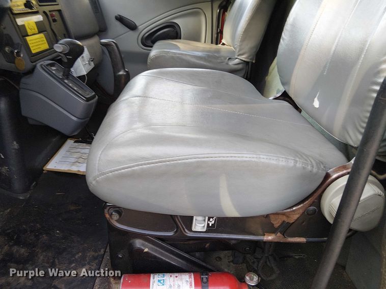 image for item EV4095 2004 International 4300 flatbed truck with crash attenuator