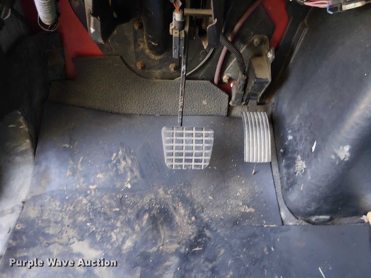 image for item EV4095 2004 International 4300 flatbed truck with crash attenuator