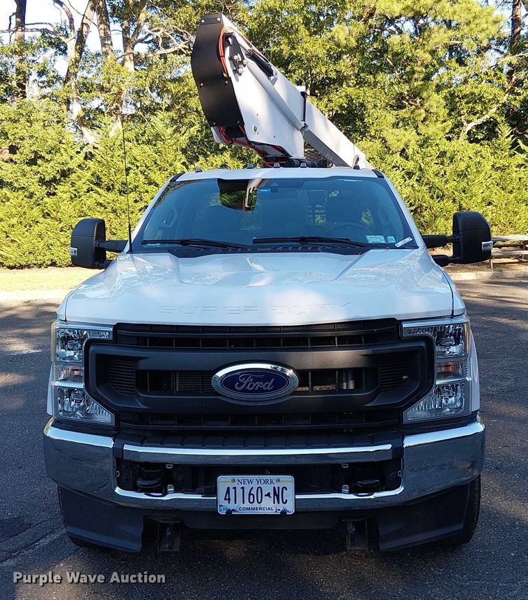 image for item EV4096 2022 Ford F350 Super Duty XL bucket truck