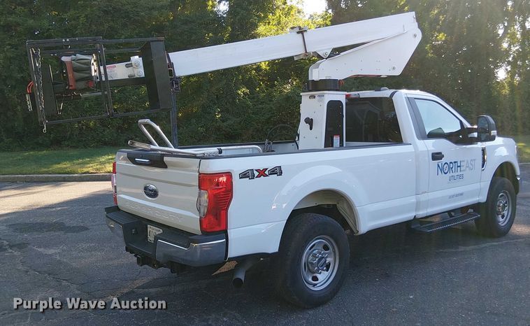 image for item EV4096 2022 Ford F350 Super Duty XL bucket truck