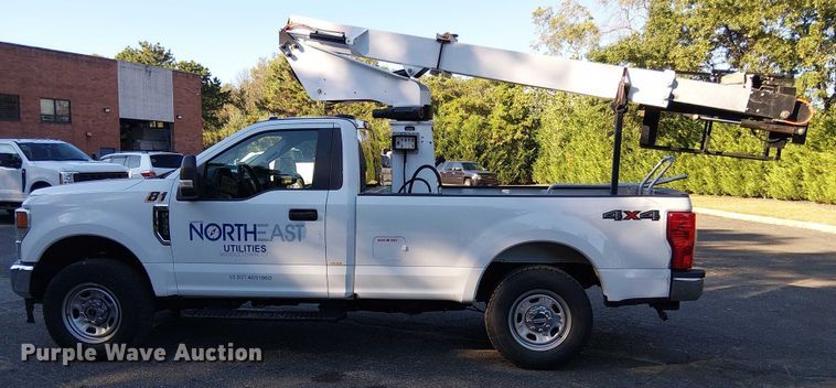 image for item EV4096 2022 Ford F350 Super Duty XL bucket truck