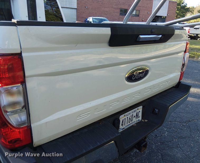 image for item EV4096 2022 Ford F350 Super Duty XL bucket truck