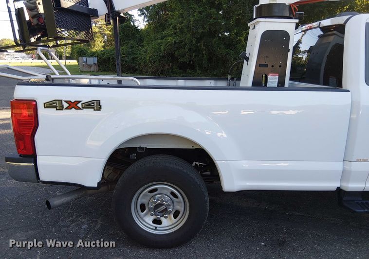 image for item EV4096 2022 Ford F350 Super Duty XL bucket truck