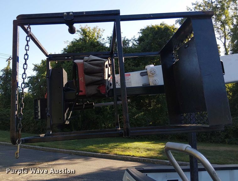 image for item EV4096 2022 Ford F350 Super Duty XL bucket truck