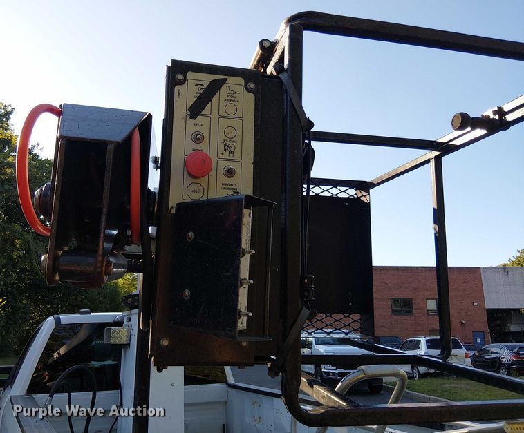 image for item EV4096 2022 Ford F350 Super Duty XL bucket truck