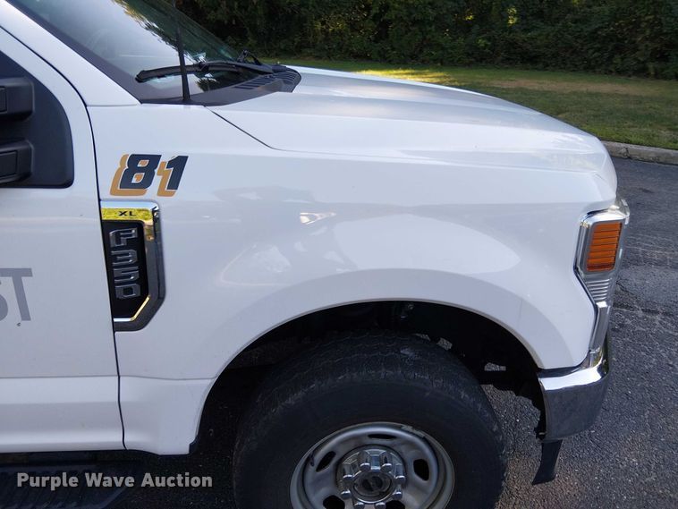 image for item EV4096 2022 Ford F350 Super Duty XL bucket truck