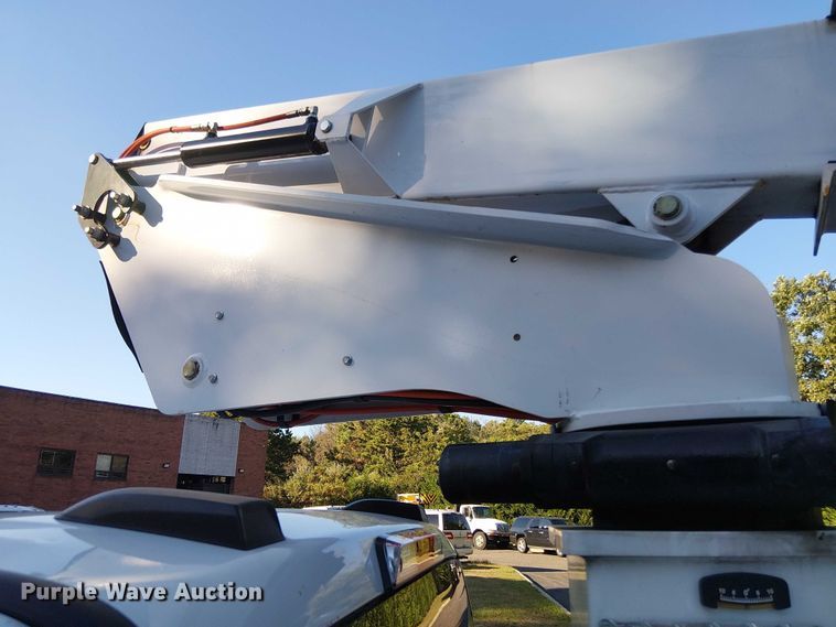 image for item EV4096 2022 Ford F350 Super Duty XL bucket truck