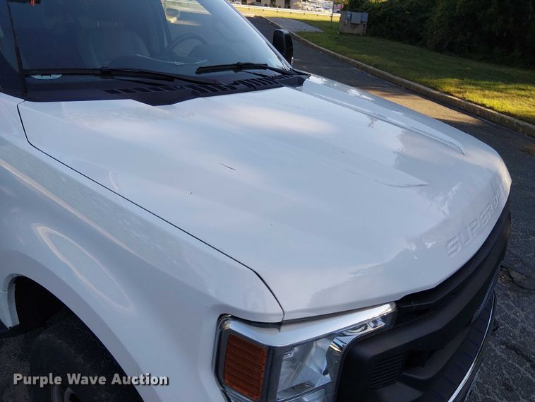 image for item EV4096 2022 Ford F350 Super Duty XL bucket truck