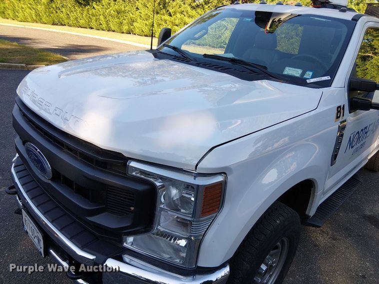 image for item EV4096 2022 Ford F350 Super Duty XL bucket truck