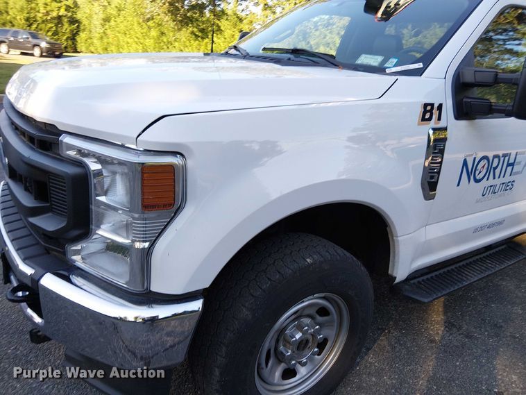 image for item EV4096 2022 Ford F350 Super Duty XL bucket truck