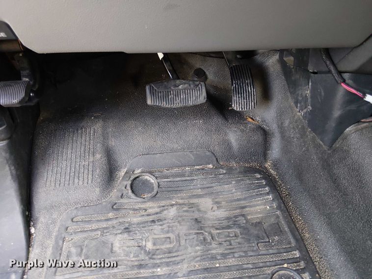 image for item EV4096 2022 Ford F350 Super Duty XL bucket truck