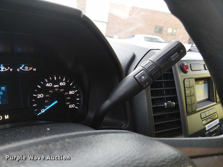 image for item EV4096 2022 Ford F350 Super Duty XL bucket truck