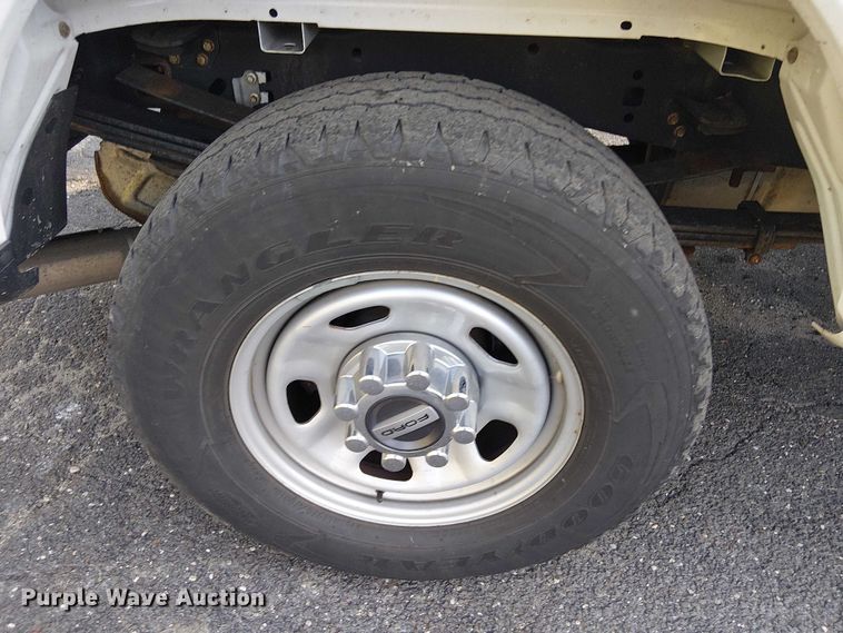 image for item EV4096 2022 Ford F350 Super Duty XL bucket truck