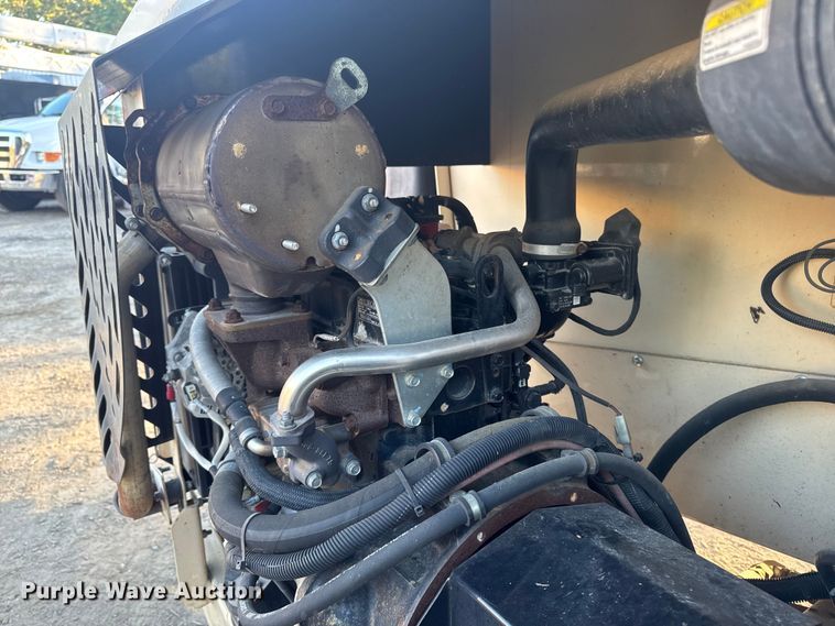 image for item EV4097 2016 Finn BB302-21 wood chipper