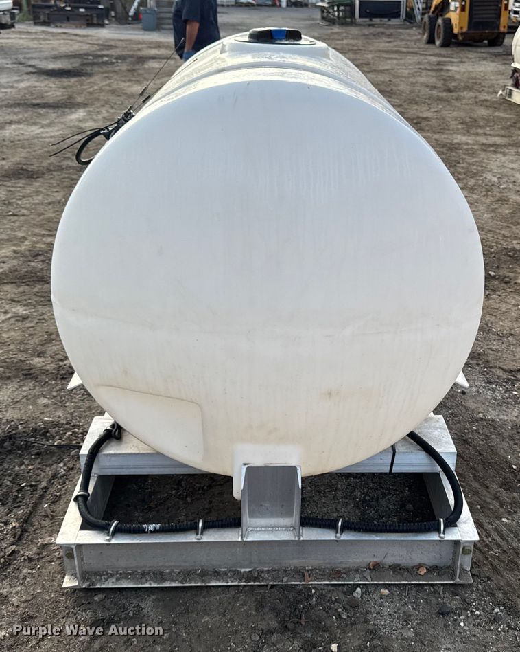 image for item EV4107 Deicing Depot Deicing tank skid