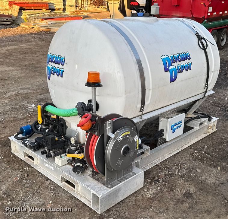 image for item EV4108 Deicing depot Deicing tank skid