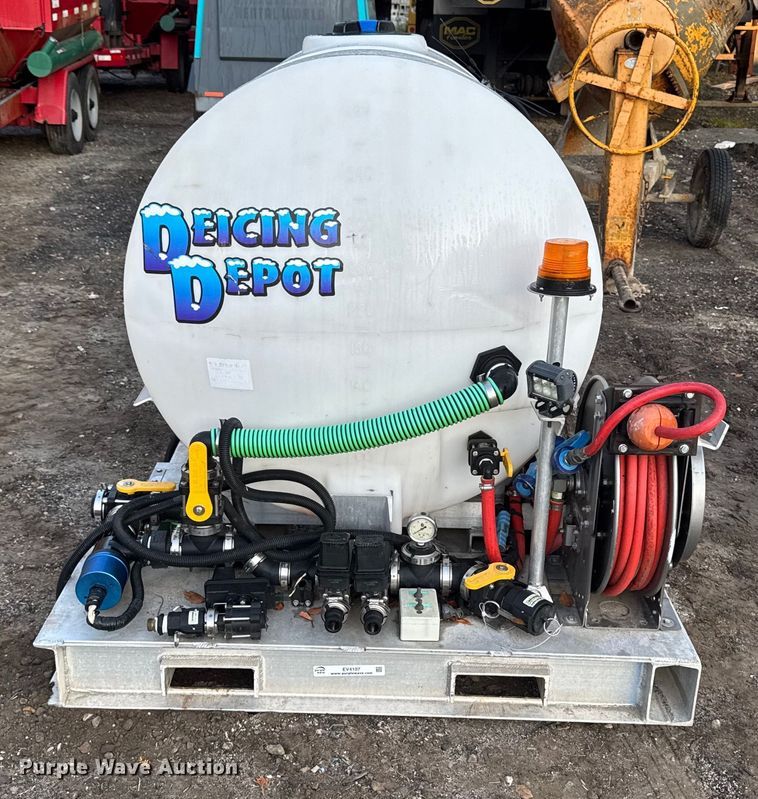 image for item EV4108 Deicing depot Deicing tank skid