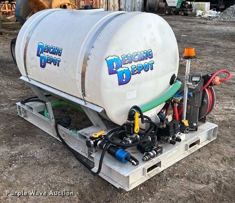 image for item EV4108 Deicing depot Deicing tank skid