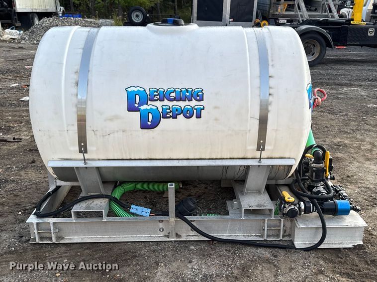 image for item EV4108 Deicing depot Deicing tank skid