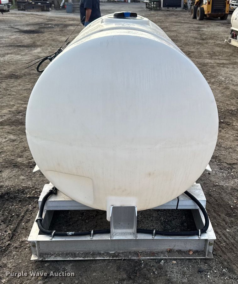 image for item EV4108 Deicing depot Deicing tank skid