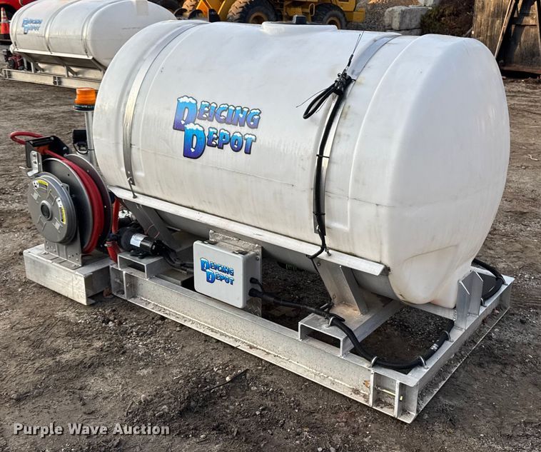 image for item EV4108 Deicing depot Deicing tank skid