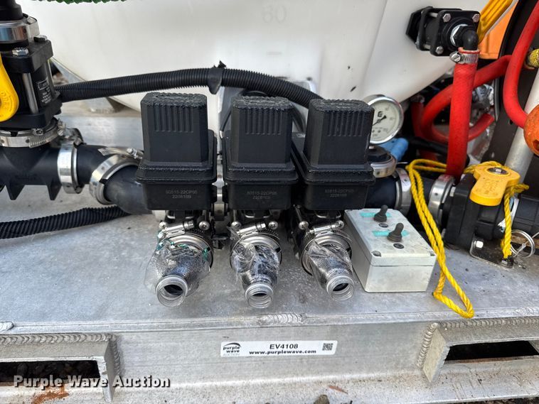 image for item EV4108 Deicing depot Deicing tank skid