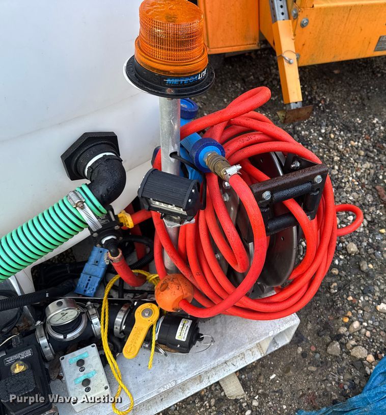 image for item EV4108 Deicing depot Deicing tank skid